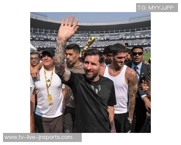 梅西将于12月13日在印度亮相参加表演赛身披10号球衣展现风采