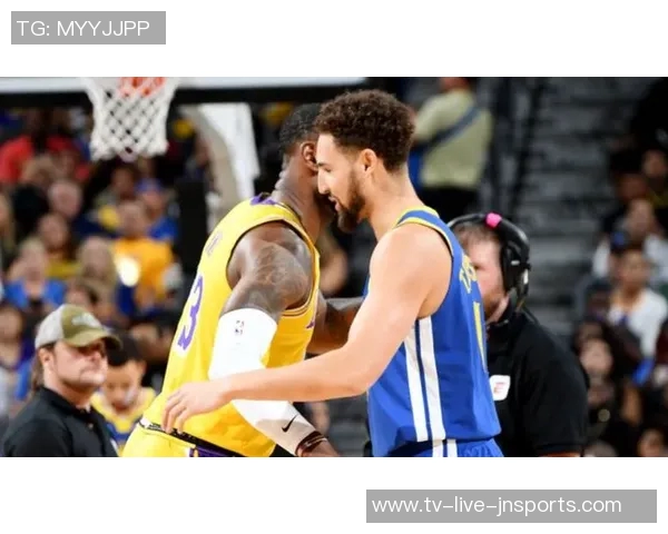 即将步入而立之年的西蒙斯钓鱼是否在为重返联盟做好准备