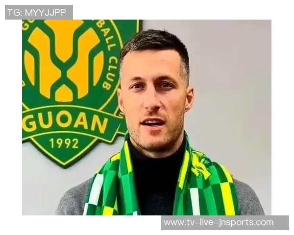 北京国安宣布24岁中场孔特正式加盟球队将穿上8号球衣展现实力