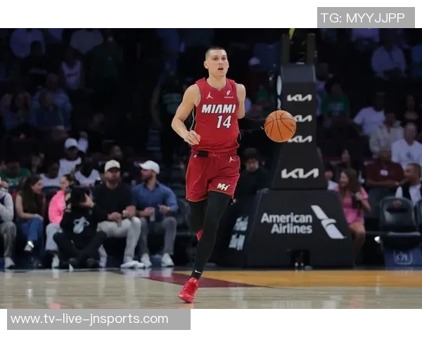 希罗表现稳定15投8中贡献22分3篮板2助攻1抢断正负值提升至8