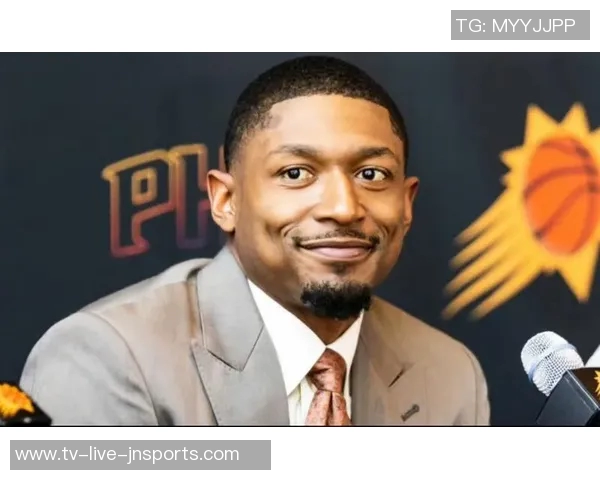 比尔展现全面能力强大的适应力助力球队攻防转换